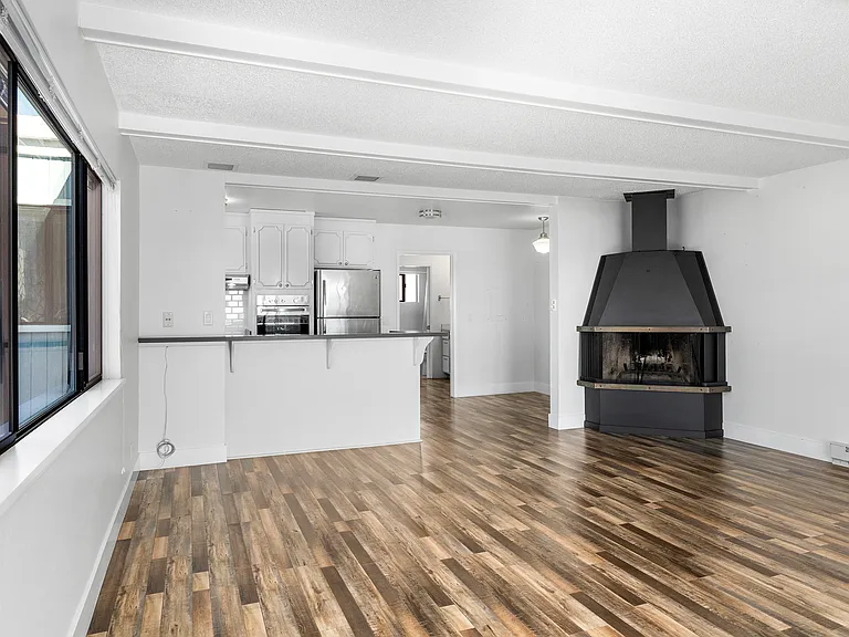 138 Marina Ave #D — Photo 11