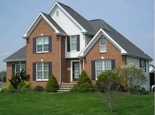 2283 Pikeside Dr, Greencastle, PA