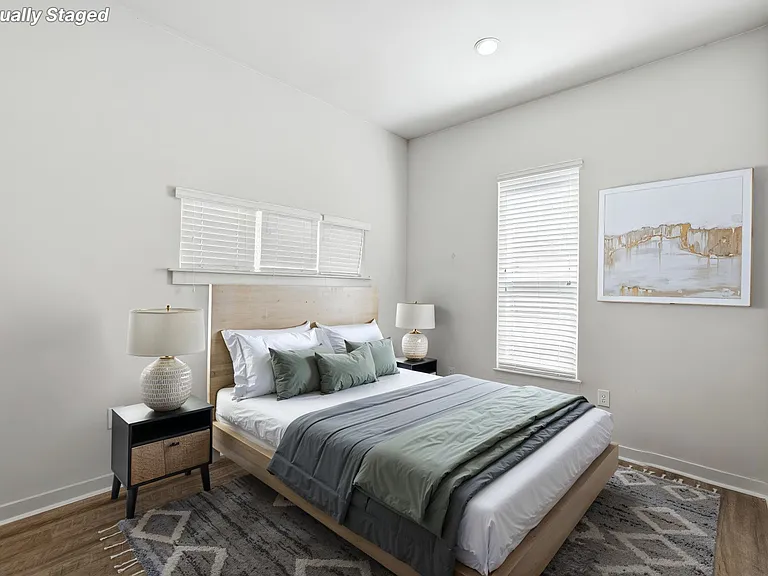1824 Greentree Ln — Photo 5