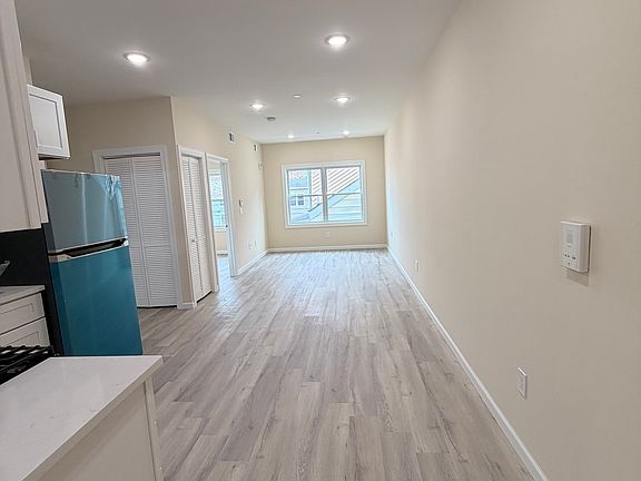 2nd image of 59-61 Cedar St #3
