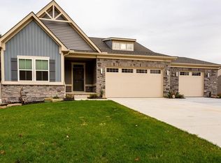 7321 Greenlawn Dr, North Ridgeville, OH 44039