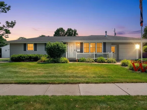 1015 Estes Dr, De Pere, WI 54115