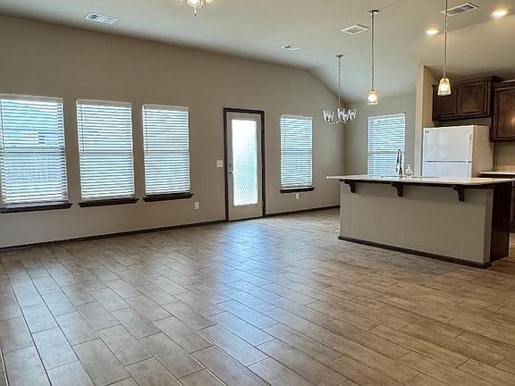 5th image of 18629 Como Dr