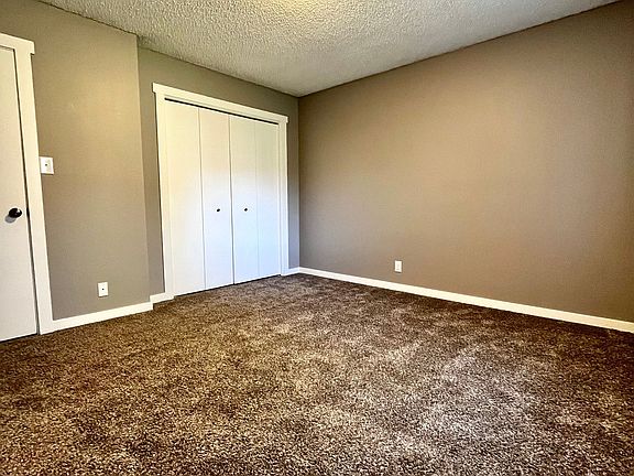 4th image of 320 Lincoln St #12