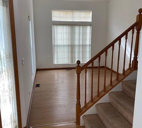 4th image of 470 Larkspur Dr