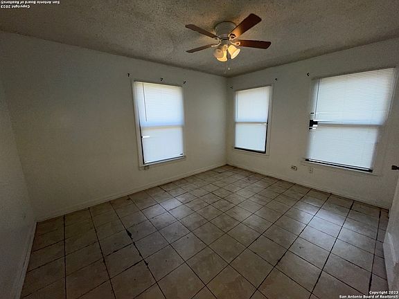 5th image of 3378 W WOODLAWN AVE