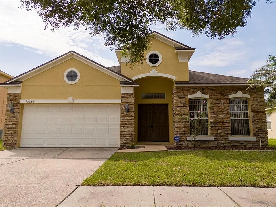 13827 Hawkeye Dr