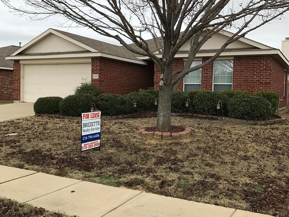 2320 Collier Drive, McKinney - 1744 square feet, 3 bedroom, 2 bathroom, 2 dining area home in west McKinney. Large kitchen. Interior lot. Electronic garage door opener. Available 3/1/19.