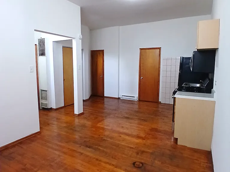 4810 W Barry Ave #1W — Photo 3