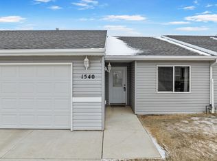 1540 35th Ave SE, Minot, ND 58701
