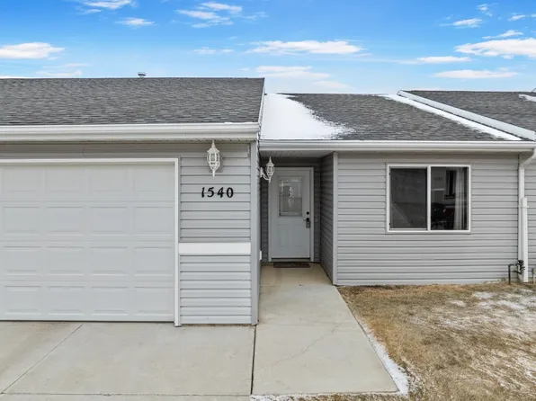 1540 35th Ave SE, Minot, ND 58701