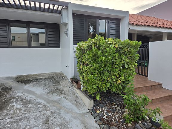 2nd image of 5 Calle Prado Alto #5