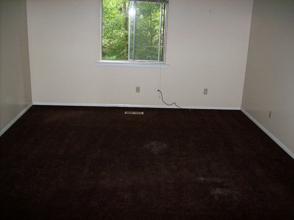 2nd image of 109 Peace St APT 11