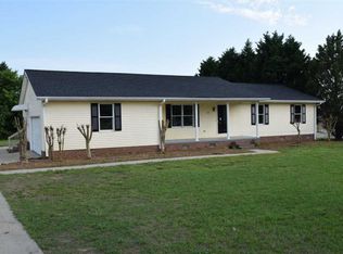 905 Berry Shoals Rd, Duncan, SC 29334