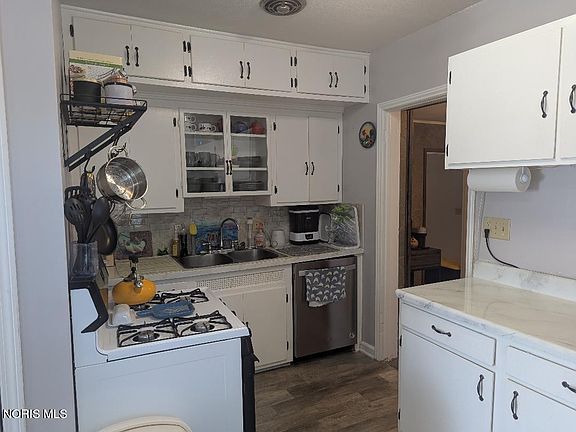 5th image of 5121 Adella St