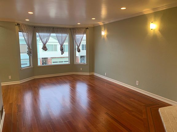 3rd image of 212 Amherst St #1