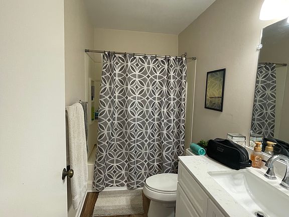 4th image of 103 Shoals Dr APT K4