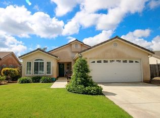 1222 Marks Ct, Dinuba, CA 93618