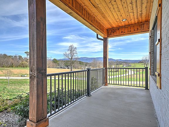 5th image of 294 River Pointe Dr