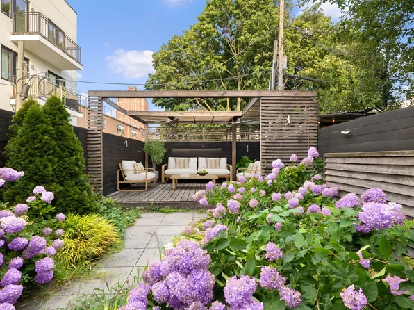 139 Rochester Avenue image 11 of 16