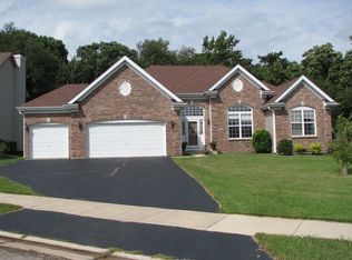 738 W Hampton Ave, Loves Park, IL 61111