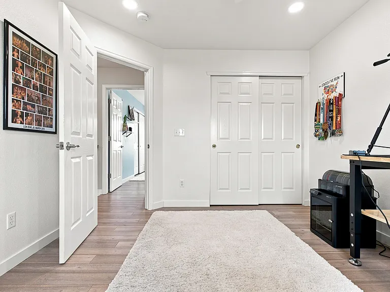 2445 Clayton Cir — Photo 33