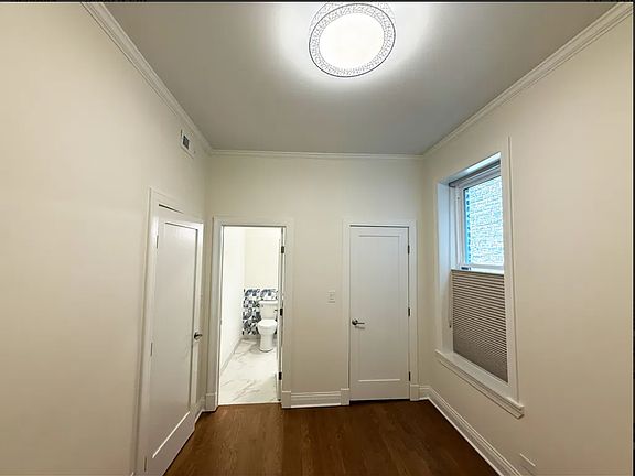 3rd image of 4752 N Ashland Ave Floor 1