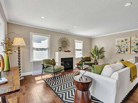 3rd image of 1407 East Avenue