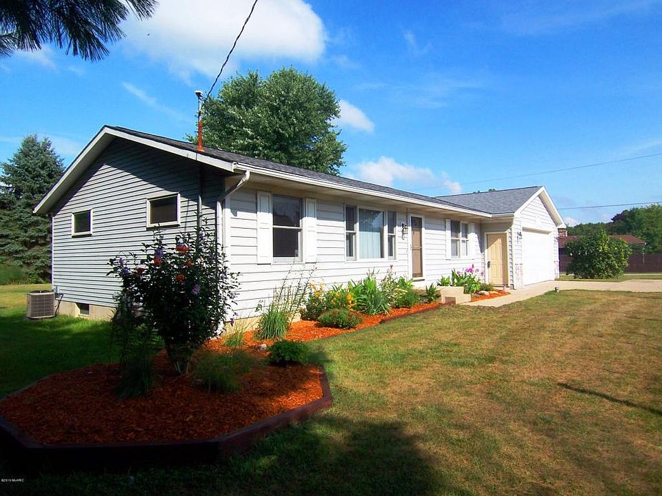 1st image of 13720 Ironwood Dr NW