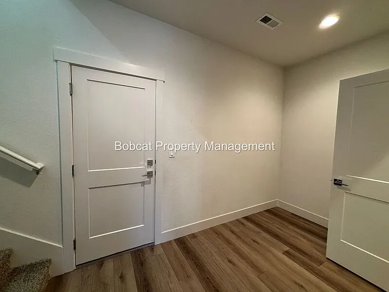 1287 Grove St — Photo 11