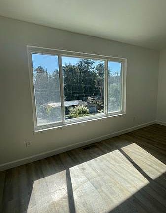 4th image of 225 Coronado Dr