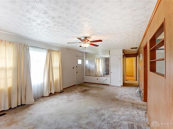 4th image of 2641 Onaota Ave