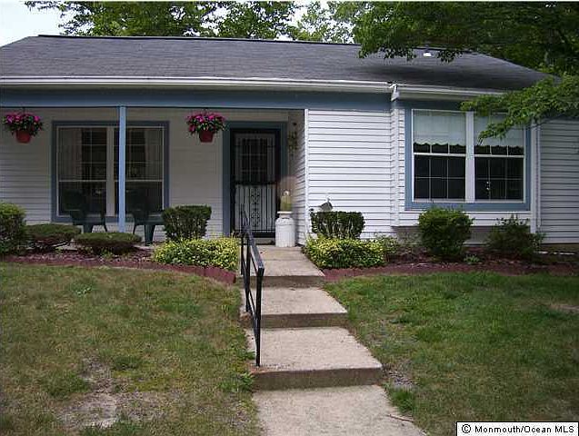 1st image of 738 Chatham Lane #B
