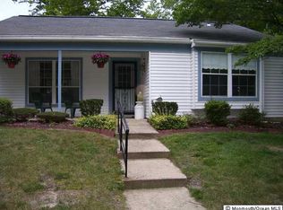 738 Chatham Ln #B, Manchester Township, NJ 08759