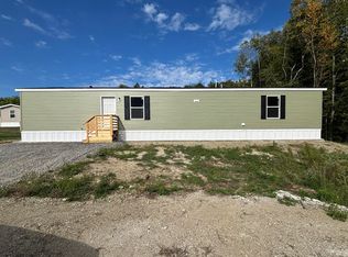 6 Autumn Dr, Farmingdale, ME 04344