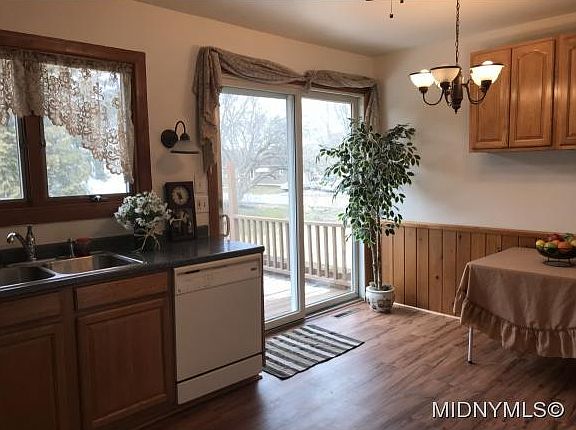 2nd image of 13 Willow Dr