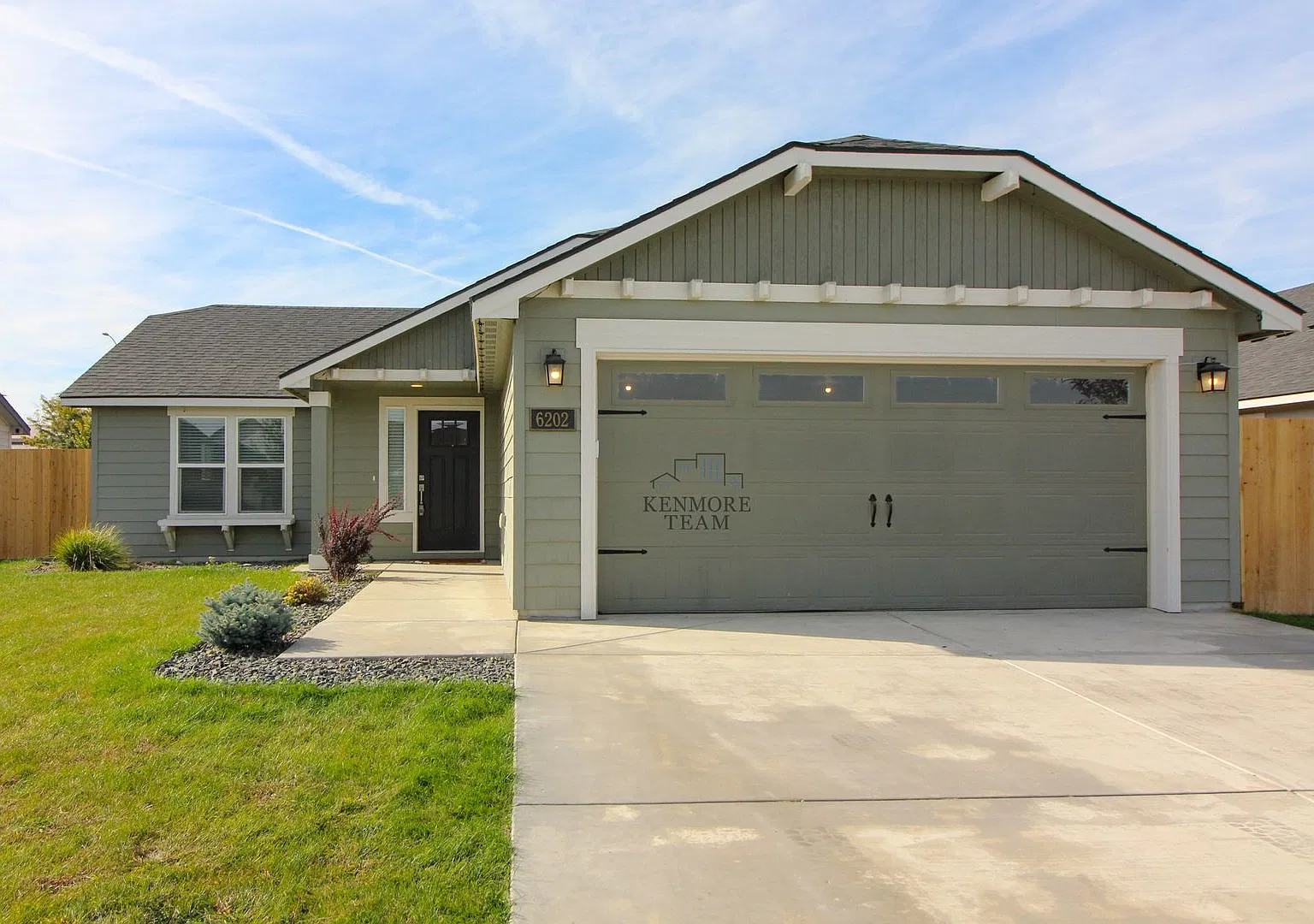 3 Bedroom, 2 Bath Home in Pasco — Photo 1