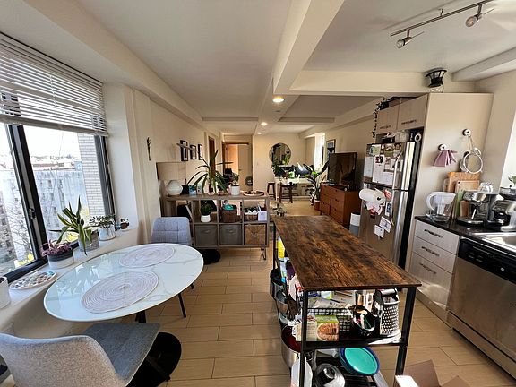 4th image of 41-18 43rd St #Penthouse C