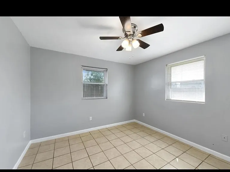 314 E Liberaux St — Photo 4