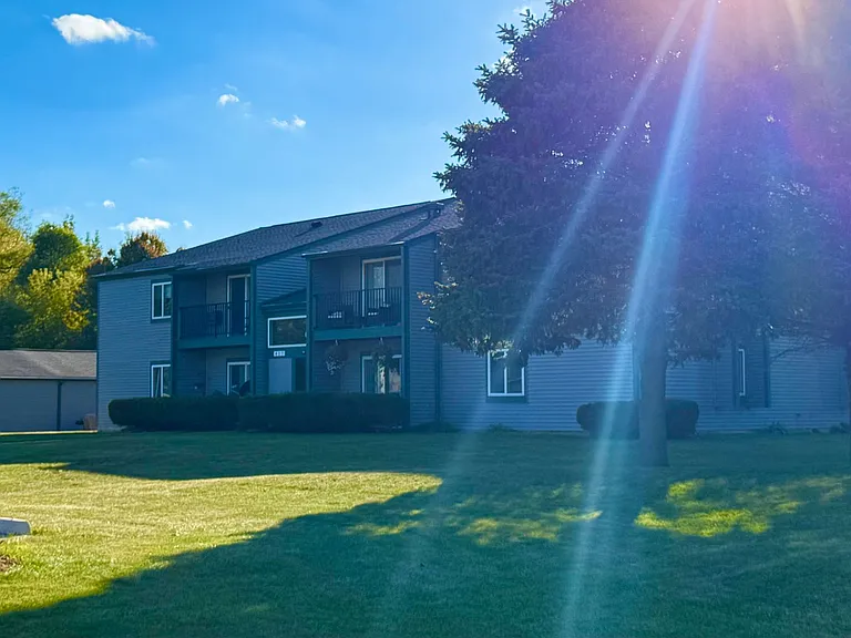 Elkhorn Village Apartments | 1 & 2 Bedroom Apartments in Elkhorn, WI Heat Included — Photo 17