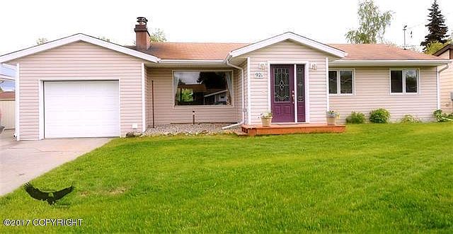 1st image of 921 Wood Way