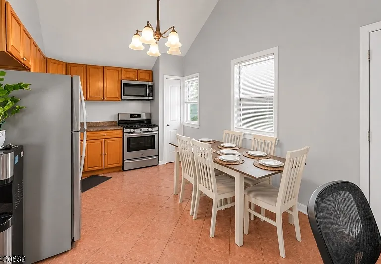 108 Ottawa Ave #2 — Photo 5