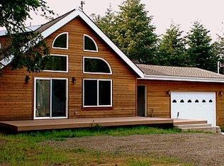 21 Fir Ct, Whitethorn, CA 95589