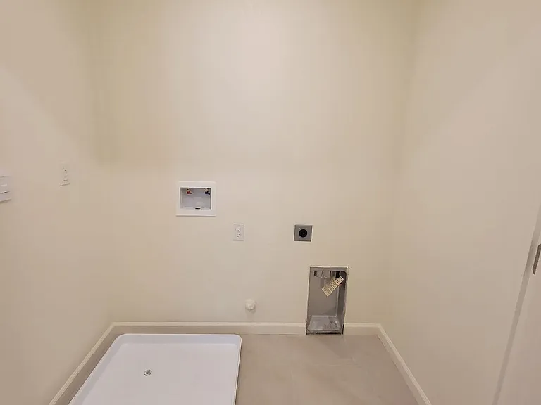 4293 Korbel Ave — Photo 8