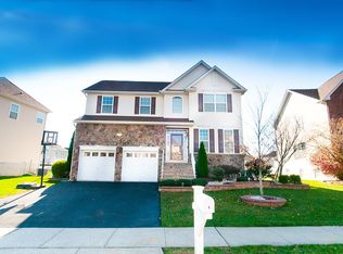 4 Eddington Ln S, Monroe Township, NJ 08831