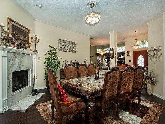 3rd image of 716 Cottonwood Bend Dr