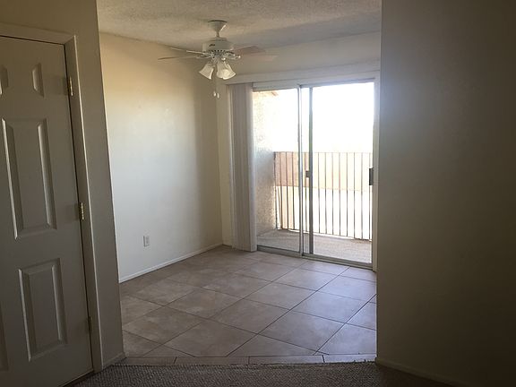 Dining room & balcony