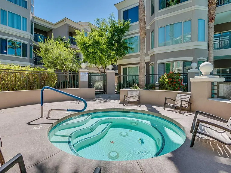 Regatta Point community/hot tub