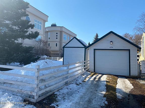 3rd image of 634 N St