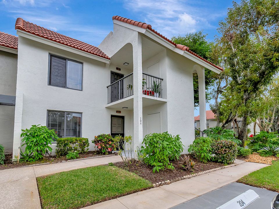 1st image of 5690 Fairway Park Drive #104